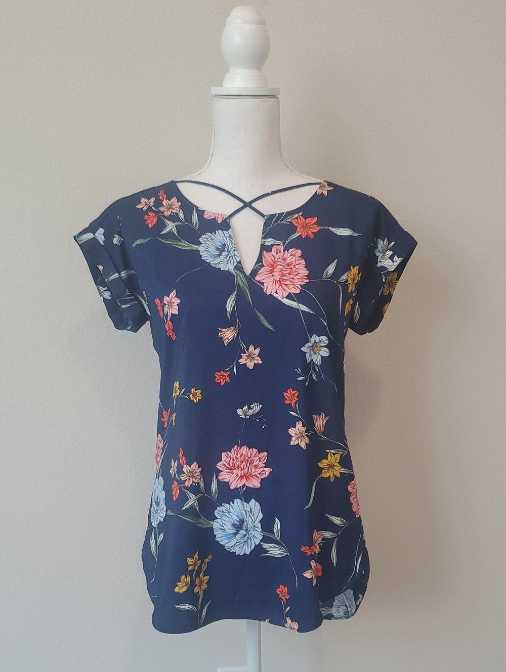 Express Navy Floral Keyhole Cap-Sleeve Blouse